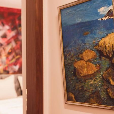 Art Studio Myslym Shyri Tiranë Luaran gambar