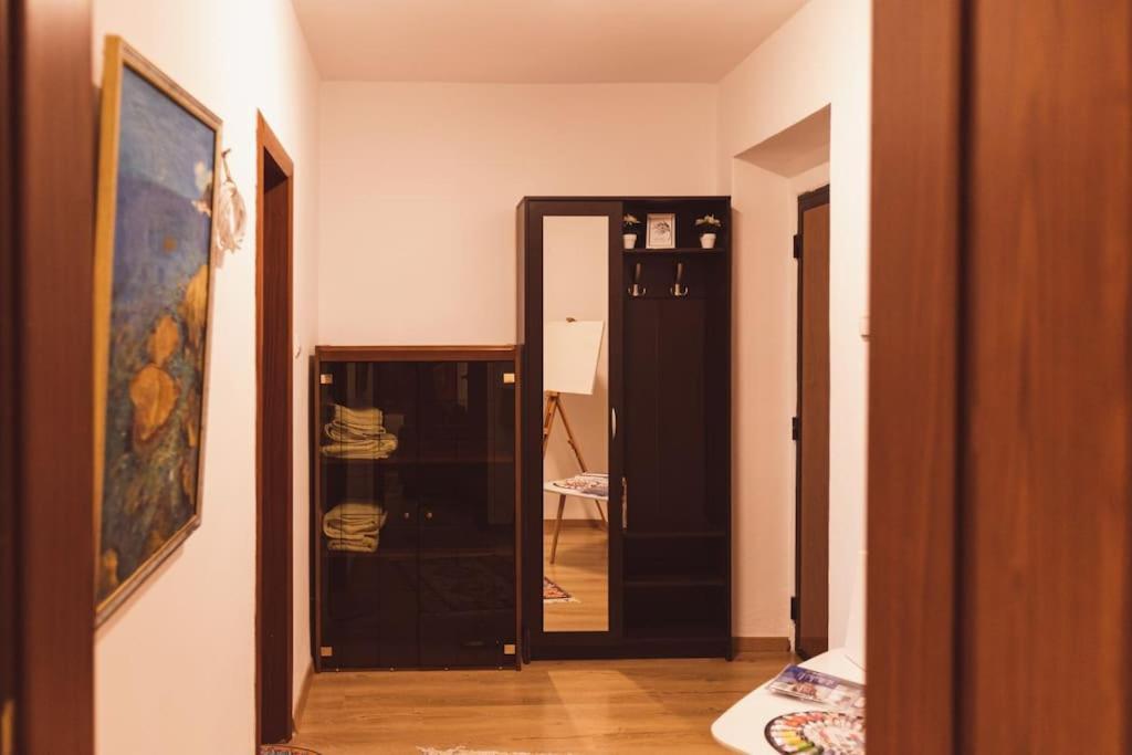 Art Studio Myslym Shyri Tiranë Luaran gambar