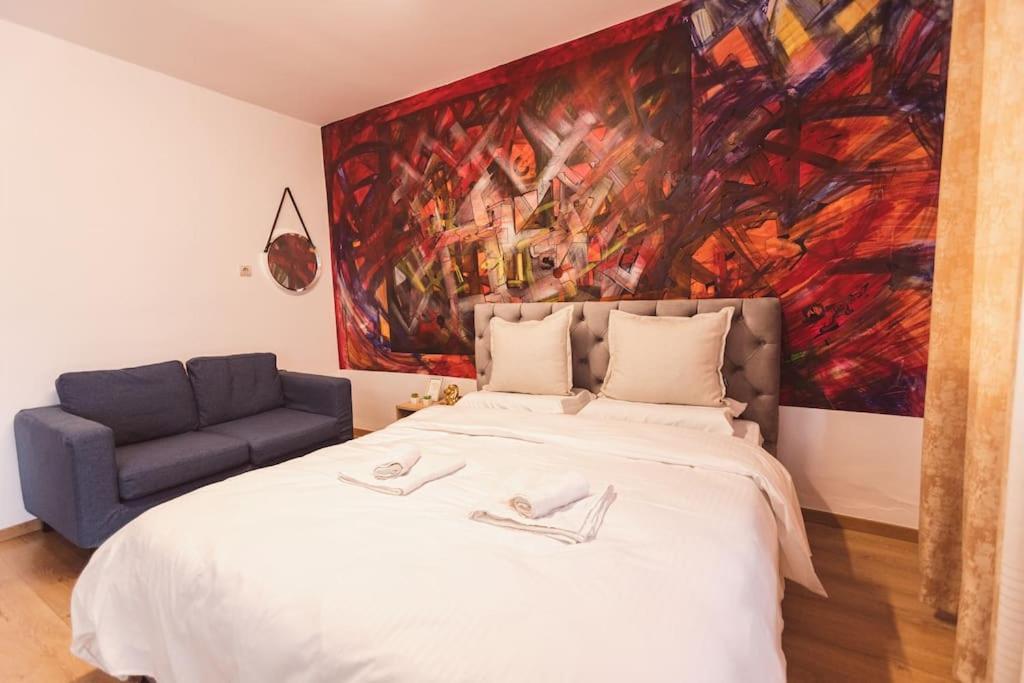 Art Studio Myslym Shyri Tiranë Luaran gambar