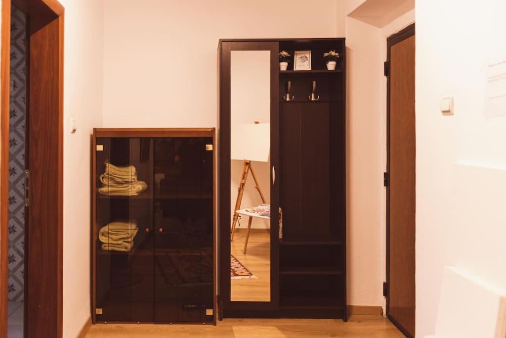 Art Studio Myslym Shyri Tiranë Luaran gambar